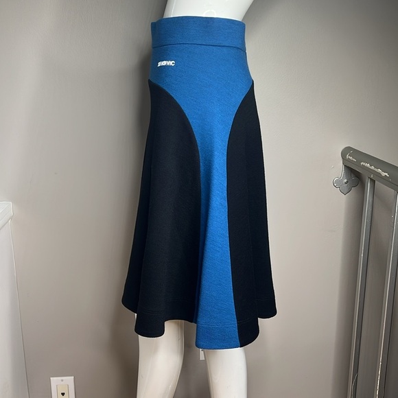 Calvin Klein 205 W39 NYC Sz 2 Knit A Line Back Zip Mini Skirt - Picture 5 of 7